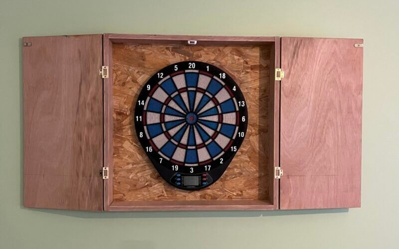Read more about the article Dart Board Wood Box